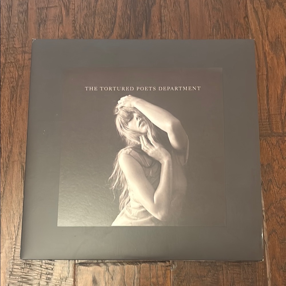 Tortured Poets Department Viynl limited edition black dog